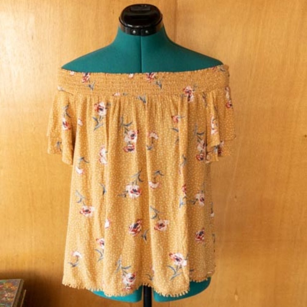 Xhiliration Goldenrod w White and Red Flowers Drop Shoulder Top womens XL